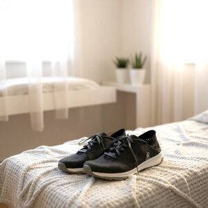 SALOMON Shoes. Size 8 1/2